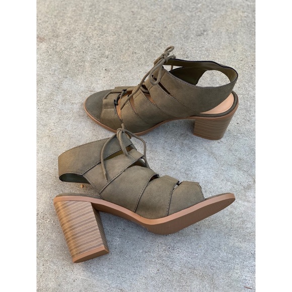 soda block heel sandals